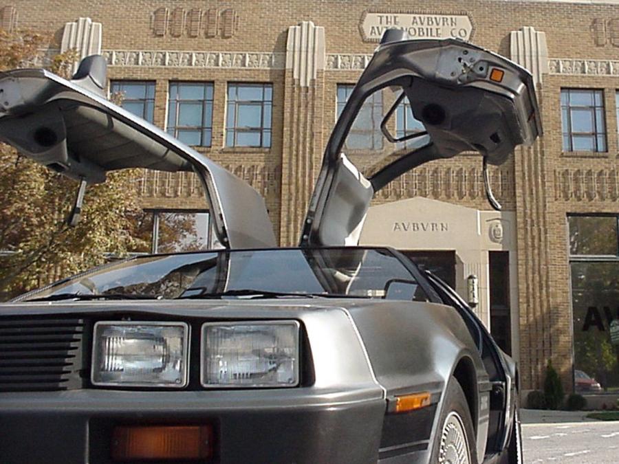  DeLorean DMC-12 1989 года  (фото 11 из 32)